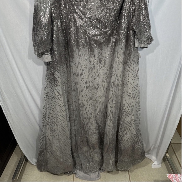 NWT$798 Mac Duggal [ 24 ] Jewel Encrusted Illusion Long Sleeve A-Line Gown Silve - Picture 8 of 17